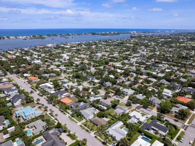 Продажа дома по адресу 360 PALMETTO Street - фото 9034522