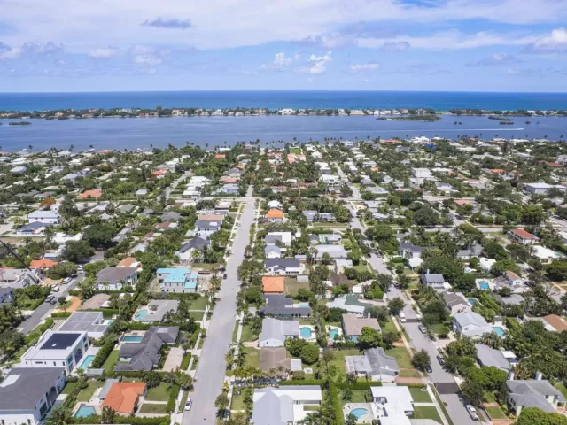 Продажа дома по адресу 360 PALMETTO Street - фото 9034490