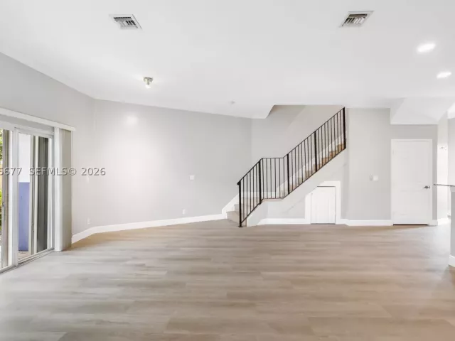 Продажа дома по адресу 2929 SW 18th terrace - фото 9268001