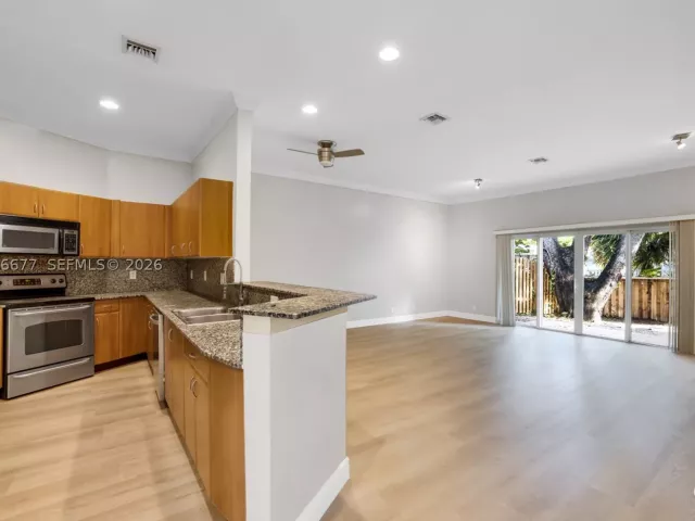 Продажа дома по адресу 2929 SW 18th terrace - фото 9267994