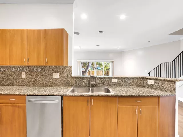 Продажа дома по адресу 2929 SW 18th terrace - фото 9267995