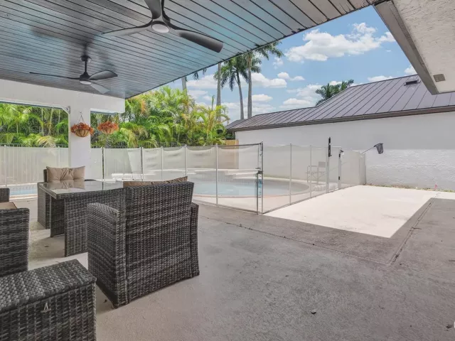Продажа дома по адресу 21641 SUTTERS Lane - фото 9043887