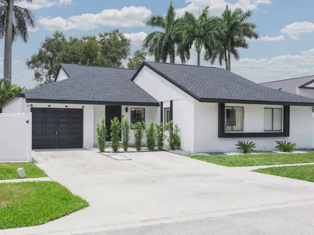 Продажа дома по адресу 21641 SUTTERS Lane - фото 9043859