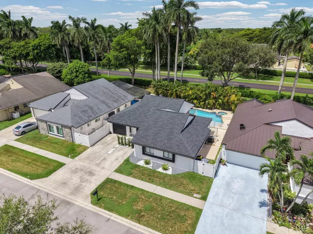 Продажа дома по адресу 21641 SUTTERS Lane - фото 9043895