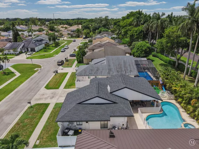 Продажа дома по адресу 21641 SUTTERS Lane - фото 9043896