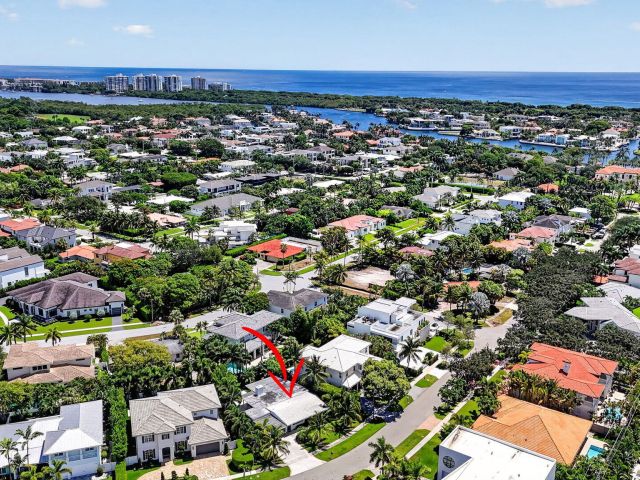 Продажа дома по адресу 335 NE 7th Street - фото 9310979