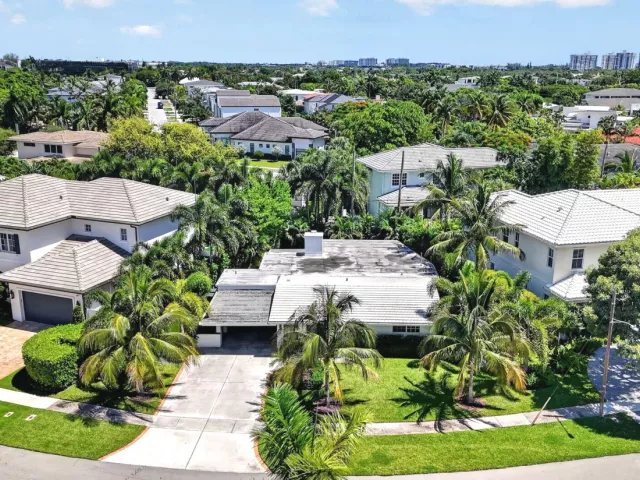 Продажа дома по адресу 335 NE 7th Street - фото 9310934