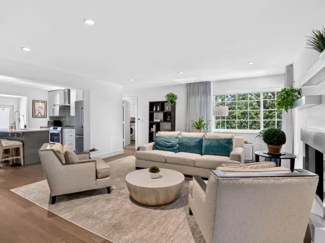 Продажа дома по адресу 335 NE 7th Street - фото 9310945