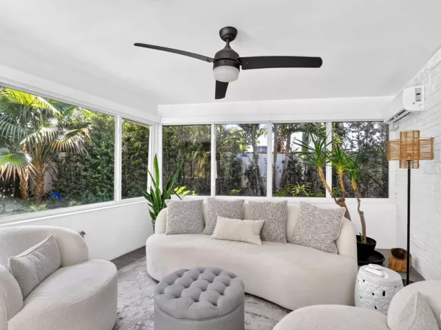 Продажа дома по адресу 335 NE 7th Street - фото 9310949