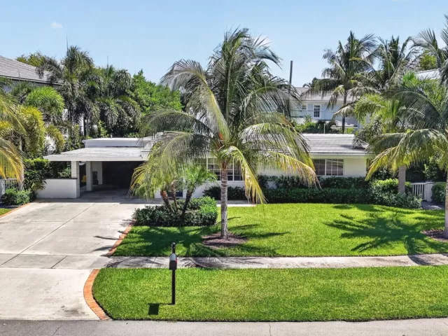 Продажа дома по адресу 335 NE 7th Street - фото 9310927