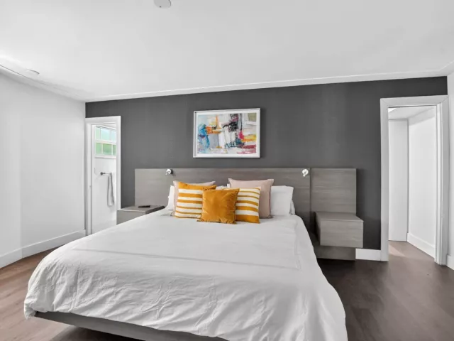 Продажа дома по адресу 335 NE 7th Street - фото 9310956