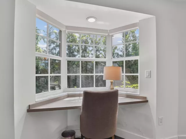 Продажа дома по адресу 335 NE 7th Street - фото 9310958