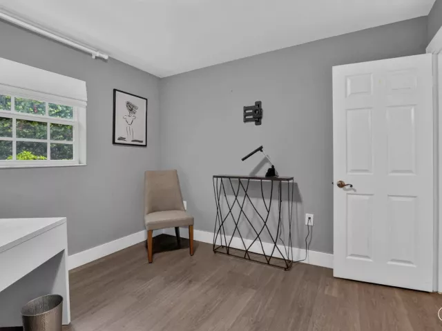 Продажа дома по адресу 335 NE 7th Street - фото 9310968