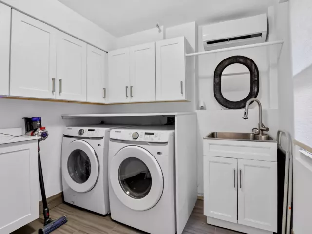 Продажа дома по адресу 335 NE 7th Street - фото 9310971