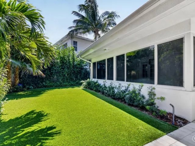 Продажа дома по адресу 335 NE 7th Street - фото 9310972