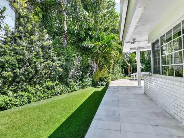 Продажа дома по адресу 335 NE 7th Street - фото 9310975