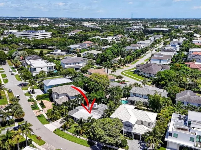Продажа дома по адресу 335 NE 7th Street - фото 9310978