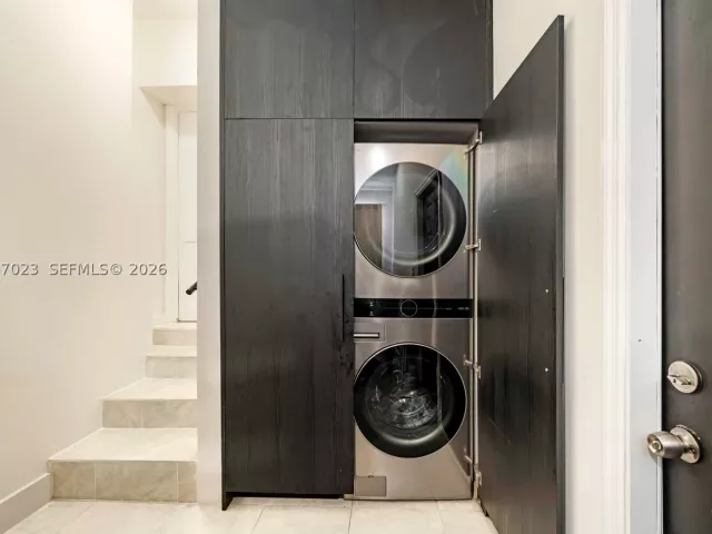 Продажа дома по адресу 1868 SW 13th St - фото 9300601