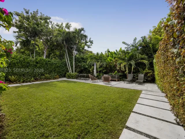 Продажа дома по адресу 1868 SW 13th St - фото 9300608