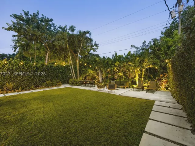 Продажа дома по адресу 1868 SW 13th St - фото 9300610