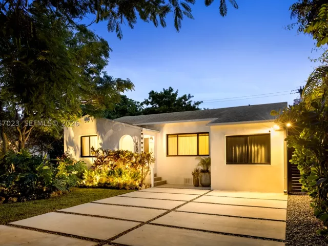 Продажа дома по адресу 1868 SW 13th St - фото 9300612