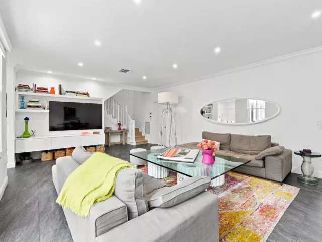 Продажа дома по адресу 5756 NW 39TH Way - фото 9247321