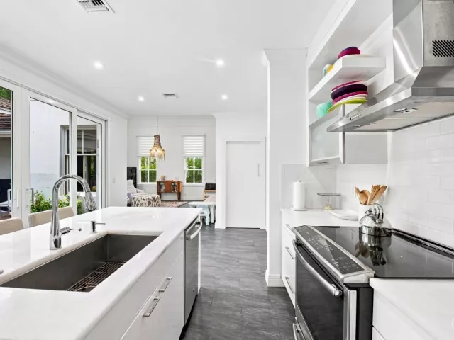 Продажа дома по адресу 5756 NW 39TH Way - фото 9247337