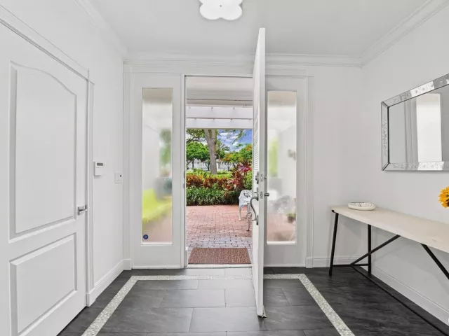 Продажа дома по адресу 5756 NW 39TH Way - фото 9247307