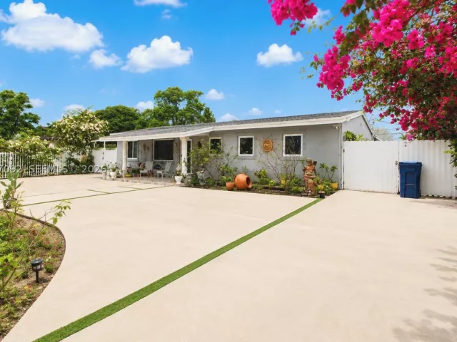 Продажа дома по адресу 2961 NW 173rd Ter - фото 9037719