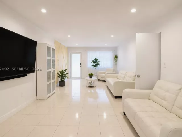 Продажа дома по адресу 2961 NW 173rd Ter - фото 9037720