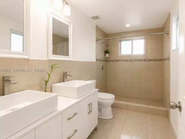 Продажа дома по адресу 2961 NW 173rd Ter - фото 9037724