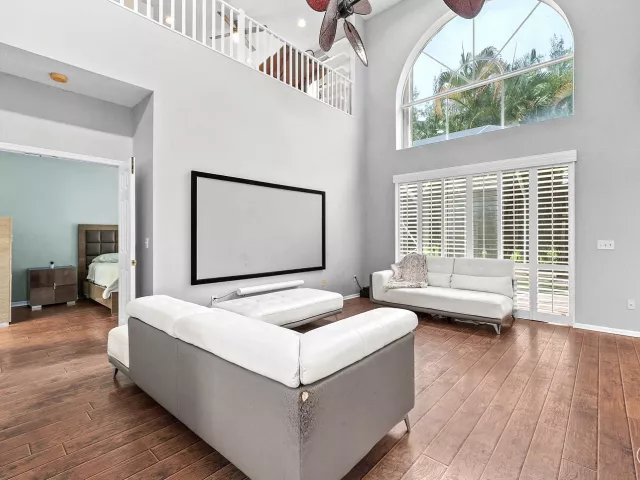 Продажа дома по адресу 13555 KILTIE Court - фото 9031651
