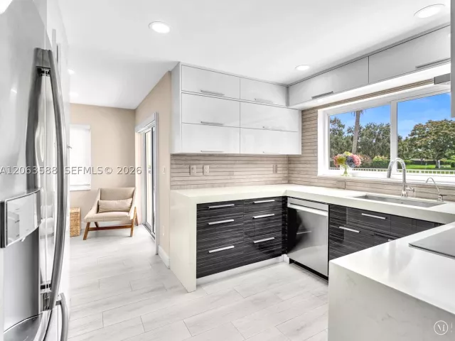 Продажа дома по адресу 1385 NW 192nd Ter - фото 9043926