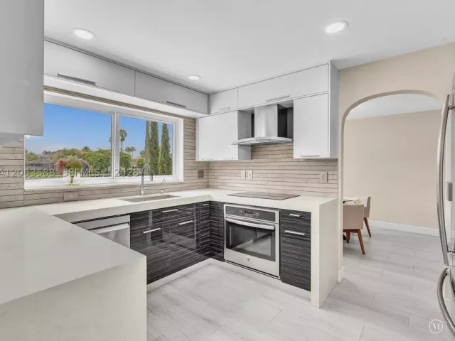 Продажа дома по адресу 1385 NW 192nd Ter - фото 9043928