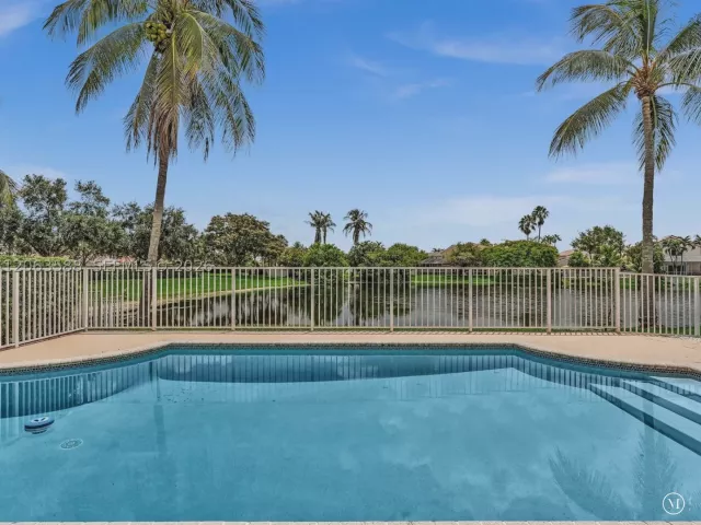 Продажа дома по адресу 1385 NW 192nd Ter - фото 9043936