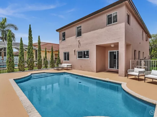 Продажа дома по адресу 1385 NW 192nd Ter - фото 9043937