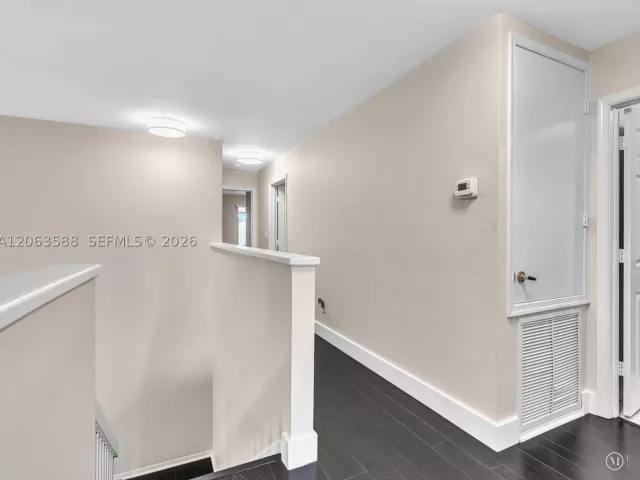 Продажа дома по адресу 1385 NW 192nd Ter - фото 9043941