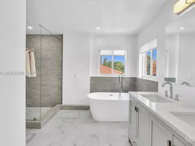 Продажа дома по адресу 1385 NW 192nd Ter - фото 9043944