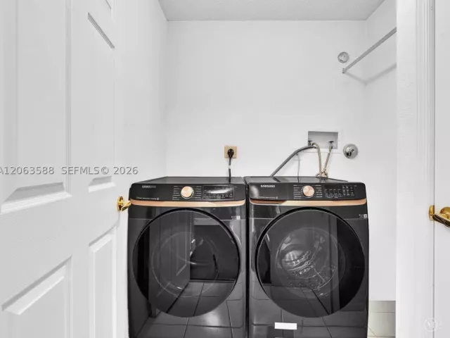 Продажа дома по адресу 1385 NW 192nd Ter - фото 9043956