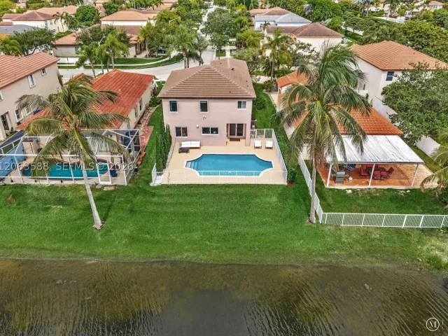 Продажа дома по адресу 1385 NW 192nd Ter - фото 9043968