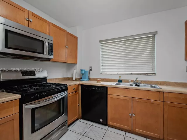 Продажа дома по адресу 12693 NW 8th Ter - фото 9265540