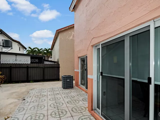 Продажа дома по адресу 12693 NW 8th Ter - фото 9265548
