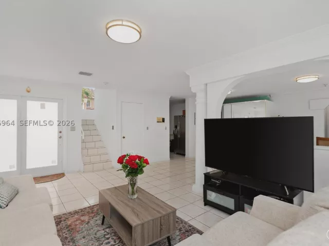 Продажа дома по адресу 12693 NW 8th Ter - фото 9265537