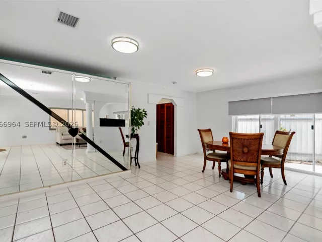 Продажа дома по адресу 12693 NW 8th Ter - фото 9265539