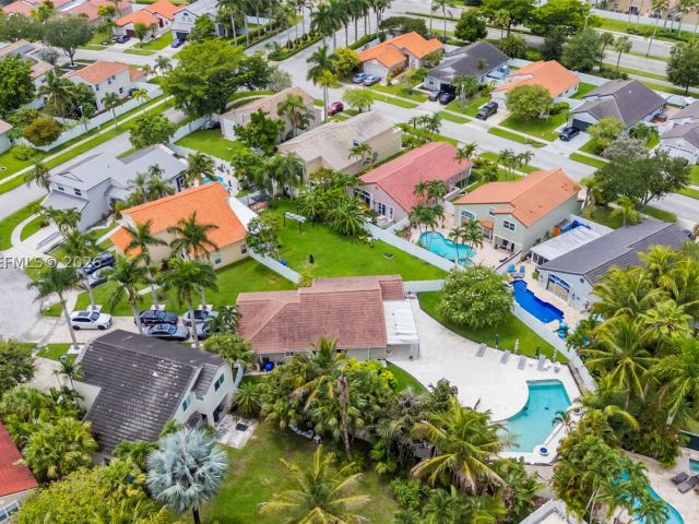 Продажа дома по адресу 17513 NW 10th St - фото 9231064
