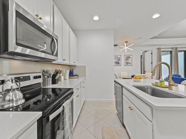 Продажа дома по адресу 355 NW 33RD Lane - фото 9375075