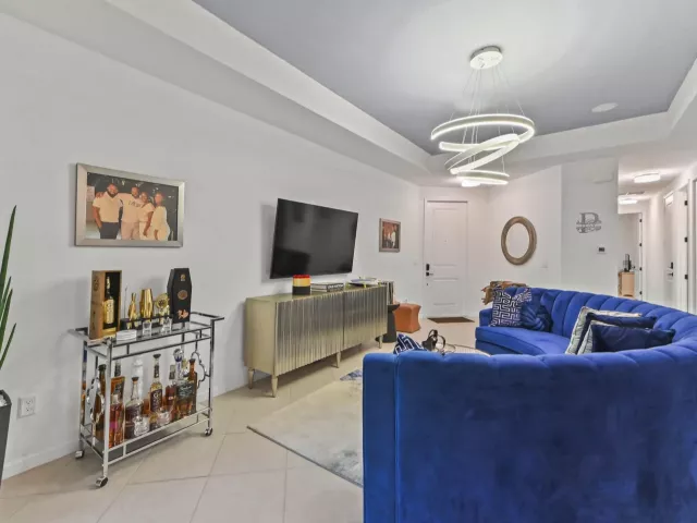 Продажа дома по адресу 355 NW 33RD Lane - фото 9375061