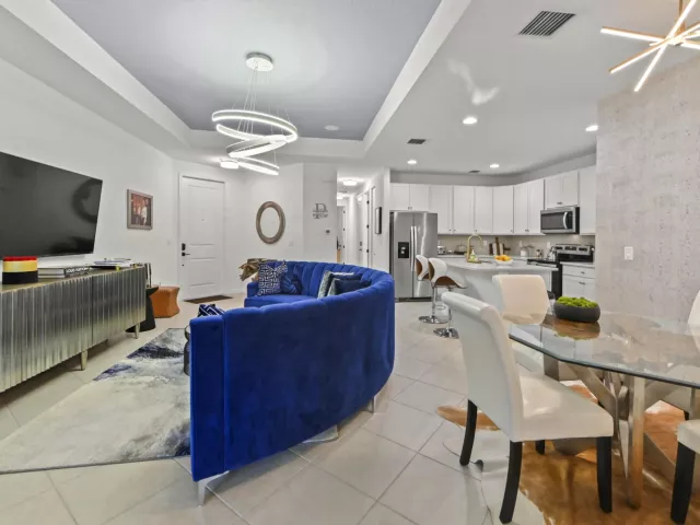 Продажа дома по адресу 355 NW 33RD Lane - фото 9375064
