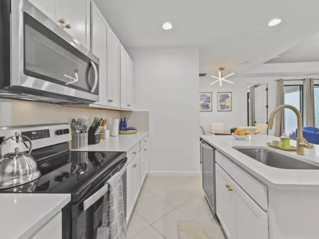 Продажа дома по адресу 355 NW 33RD Lane - фото 9375076