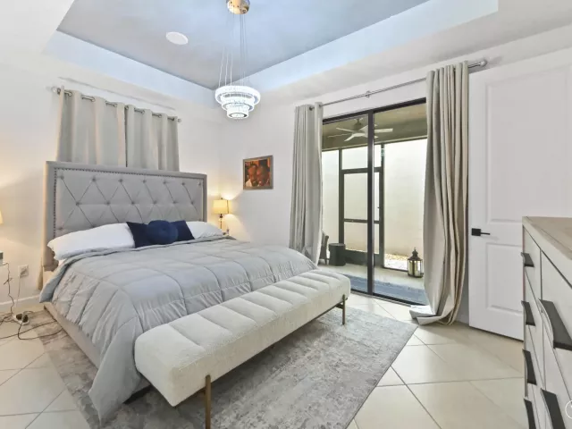 Продажа дома по адресу 355 NW 33RD Lane - фото 9375087